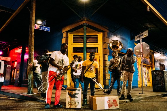 Pouliční hudebníci v New Orleans