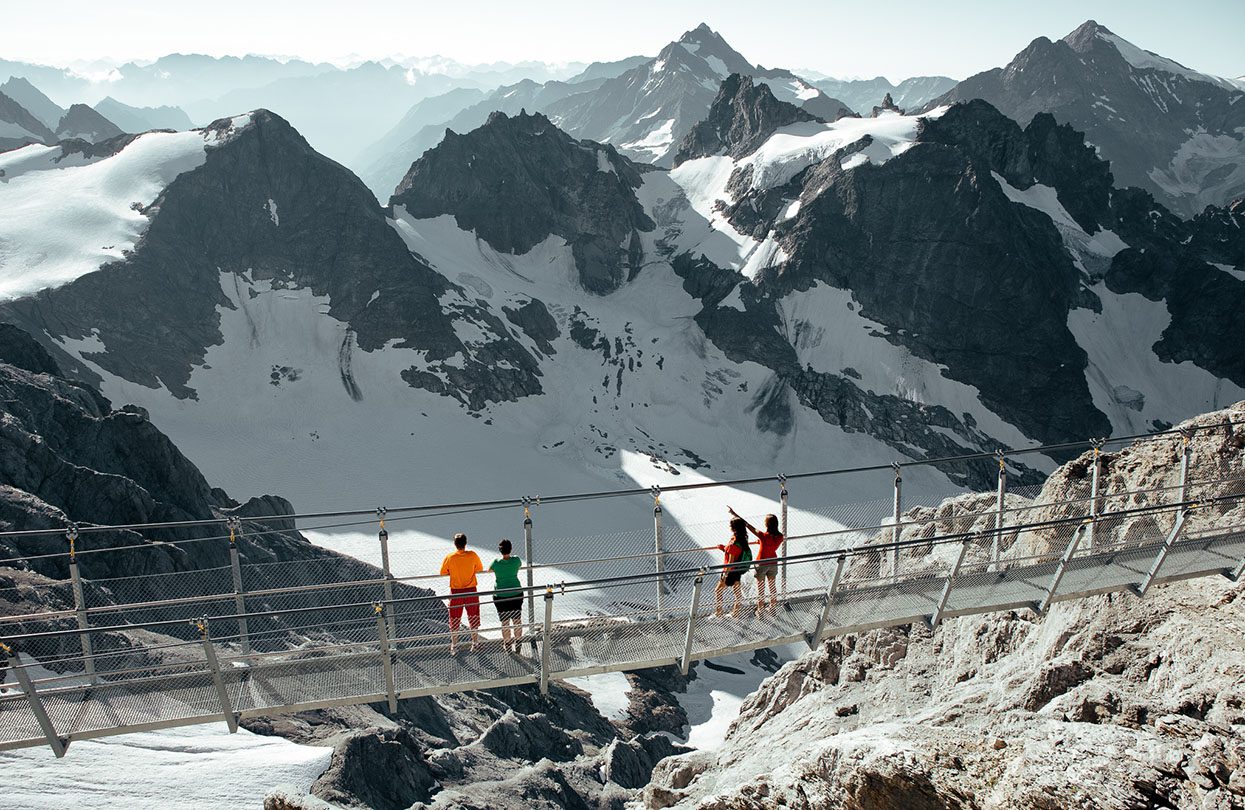 Titlis Cliff Walk v létě, obrázek od Switzerland Tourism